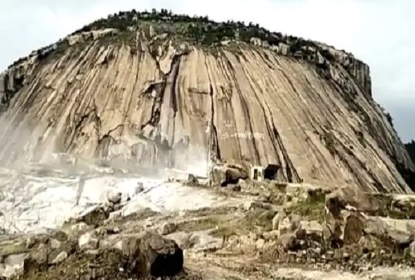 खदान में ब्लास्टिंग से छात्रा की मौत, कलेक्टर ने घटना की मजि... - CG Sandesh