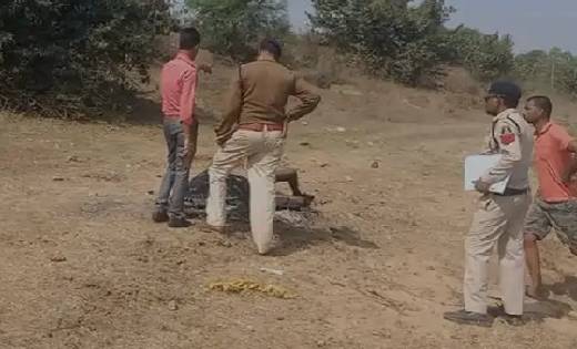 अधेड़ की हत्या कर जलाया शव, नदी किनारे मिली अधजलि लाश, आरोपि... - CG Sandesh