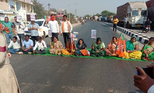 बसना : बस्तर में हुई भाजपा कार्यकर्ताओं की हत्या के विरोध मे... - CG Sandesh