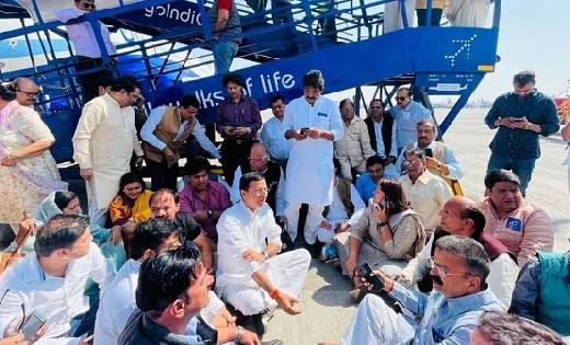 BREAKING : दिल्ली से रायपुर आ रहे कांग्रेस नेता पवन खेड़ा एय... - CG Sandesh
