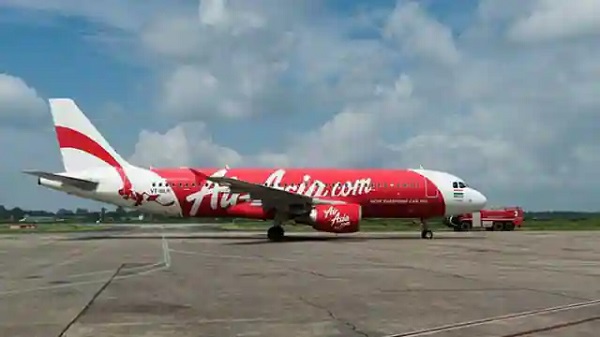 इस वजह से हुई कार्रवाई...DGCA ने एयर एशिया पर लगाया 20 लाख क... - CG Sandesh