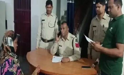 मुर्गे के मर्डर की कोशिश, घायल मुर्गा लेकर थाने पहुंची महिला - CG Sandesh