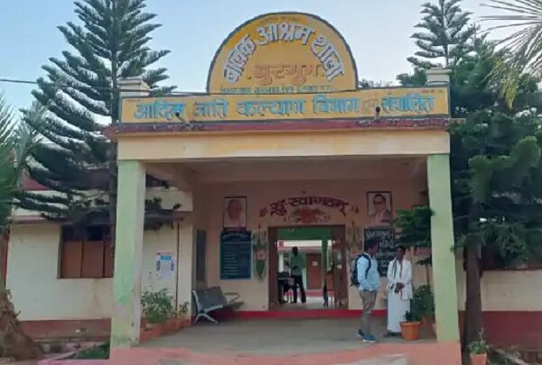 8वीं के छात्र ने की आत्महत्या, आश्रम के कमरे में फंदे से लटक... - CG Sandesh