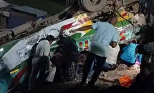 भीषण सड़क हादसे में 17 यात्रियों की मौत - CG Sandesh