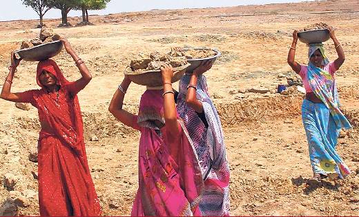 मनरेगा मजदूरों के लिए खुशखबरी, अब इतने रुपये मिलेगी मजदूरी