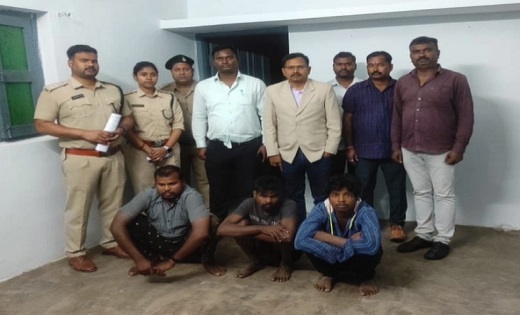 पैंगोलिन के 3 शिकारियों को पुलिस ने धरदबोचा, लाखों रूपये के ... - CG Sandesh