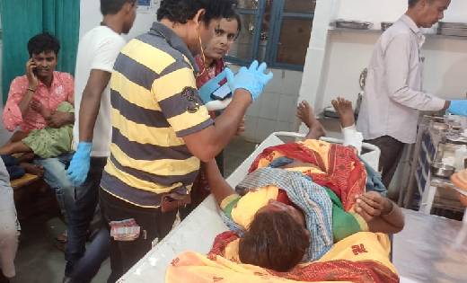 पिथौरा : पिकअप पलटने से कई लोग घायल, चालक के खिलाफ मामला दर्... - CG Sandesh