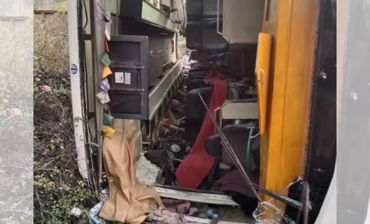 बस पलटने से युवती की मौत, 40 अन्य घायल - CG Sandesh