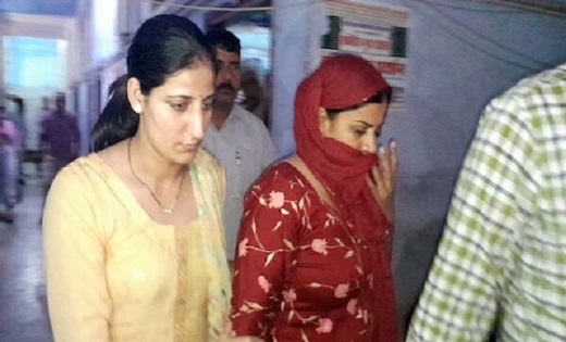 5 हजार रुपए के लिये की ऐसी हरकत…पुलिस ने ‘मुन्नी’ को किया गि... - CG Sandesh