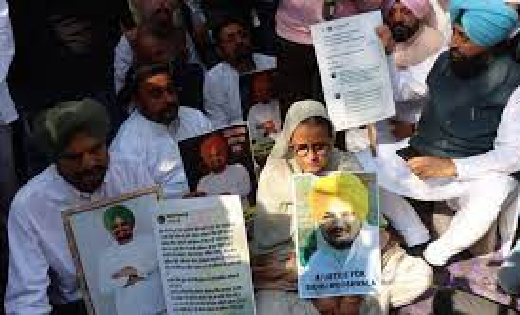 सिंगर सिद्धू मूसेवाला के माता-पिता ने पंजाब विधानसभा परिसर क... - CG Sandesh