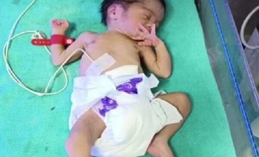  अस्पताल के शौचालय में बच्चे को दिया जन्म, नवजात को छोड़कर भ... - CG Sandesh