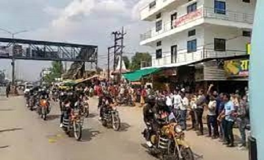 CRPF की महिला बाइकर्स पहुंची कांकेर , लोगों ने की फूलों की ब... - CG Sandesh