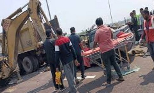 भीषण सड़क हादसा :  मां-बेटे समेत 5 लोगों की दर्दनाक मौत - CG Sandesh