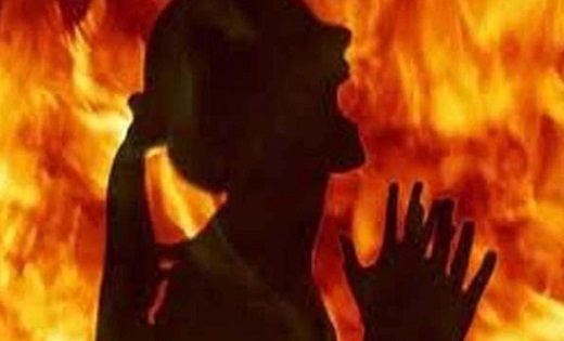  मिट्टी तेल डालकर छात्रा ने खुद को लगाई आग, गंभीर हालत में अ... - CG Sandesh