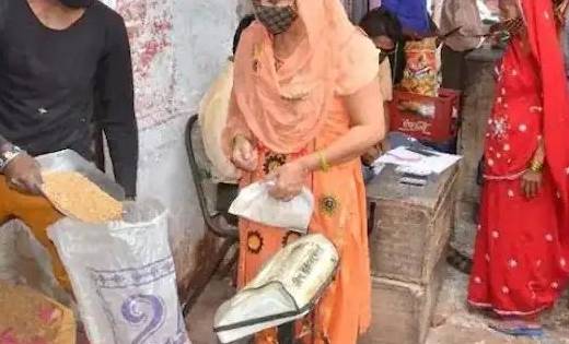 फ्री राशन लेने वालों को तगड़ा झटका , इन लोगों के कार्ड होंगे... - CG Sandesh