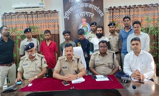महासमुंद : पिस्टल और जिंदा कारतूस के साथ 4 गांजा तस्कर चढ़ें ... - CG Sandesh
