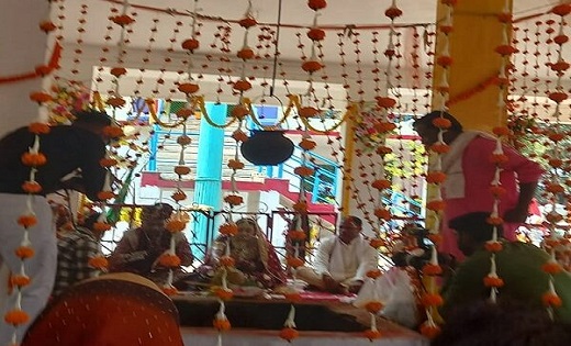 दूल्हा-दुल्हन समेत कई लोगों हुए घायल , शादी समारोह में मधुमक... - CG Sandesh