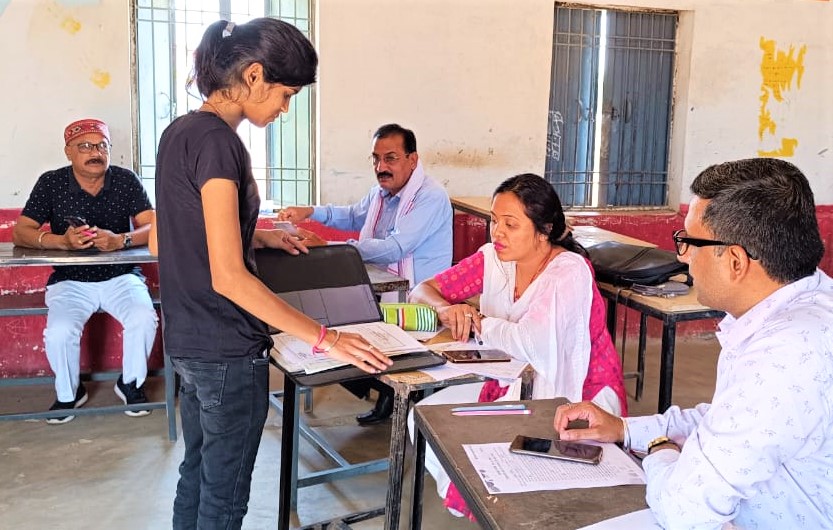 महासमुंद :  3382 बेरोजगार युवाओं ने किए आवेदन, 1019 आवेदनों ... - CG Sandesh