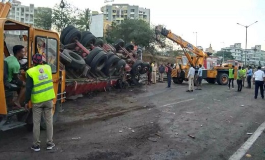 4 लोगों की मौत, 15 से ज्यादा घायल...ट्रक और बस के बीच जबरदस्... - CG Sandesh