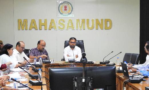 महासमुंद : राज्य सरकार के फ्लैगशिप के सभी कार्यों को तन्मयता... - CG Sandesh