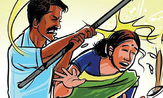 पिथौरा : ट्रांसफॉर्मर खराब होने पर घर-घर जाकर कर रहे थे हीटर... - CG Sandesh