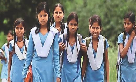 महासमुंद : तेज गर्मी को देखते हुए स्कूल के समय में किया गया ... - CG Sandesh