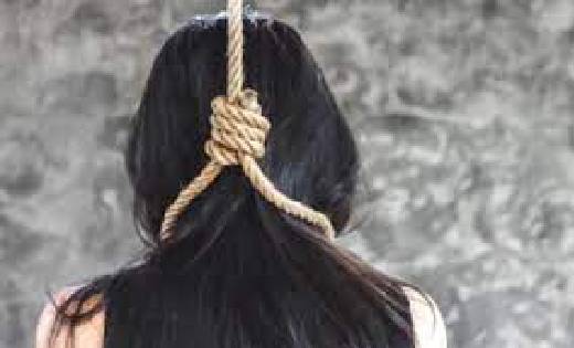 महासमुंद : युवती ने घर पर लगायी फांसी - CG Sandesh