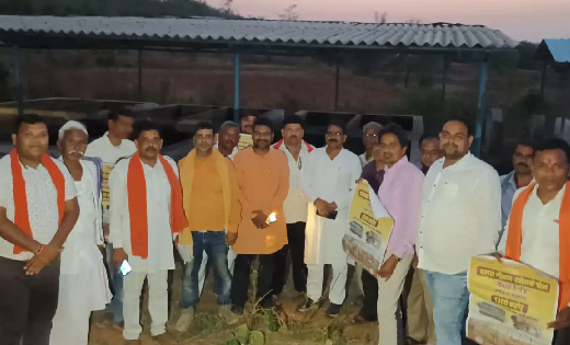 बसना : सांसद चुन्नीलाल ने किया बड़े सजापाली के गोठान का निरी... - CG Sandesh