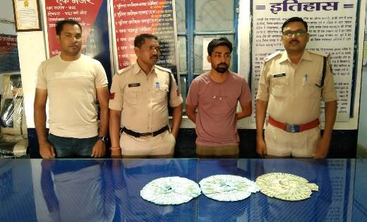 सरायपाली : नकली नोटों के साथ आरोपी गिरफ्तार  - CG Sandesh