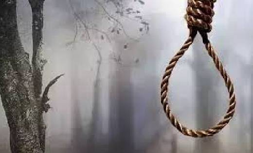 तेन्दुकोना : जंगल में महुआ पेड़ पर लटकती मिली लाश - CG Sandesh
