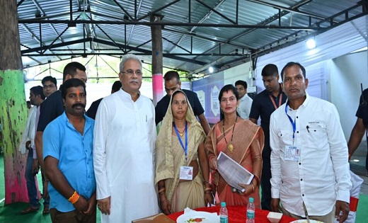 मुख्यमंत्री ने सरगुजा से आए मेहमानों को परोसे स्वादिष्ट व्यं... - CG Sandesh