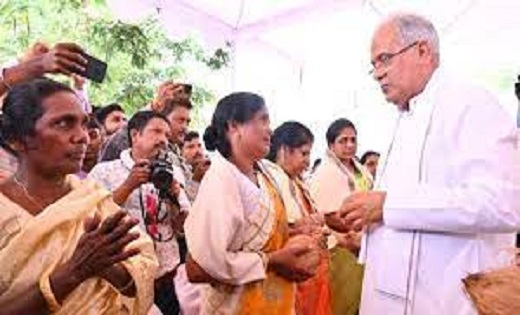 CM भूपेश बघेल ने शहीदों को श्रद्धांजलि देते हुए भावुक, सीएम ... - CG Sandesh