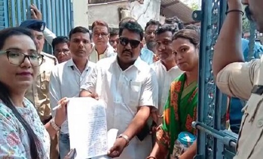महासमुंद : पंचायत सचिवों ने कलेक्ट्रेट और जनपद पंचायत का घेर... - CG Sandesh