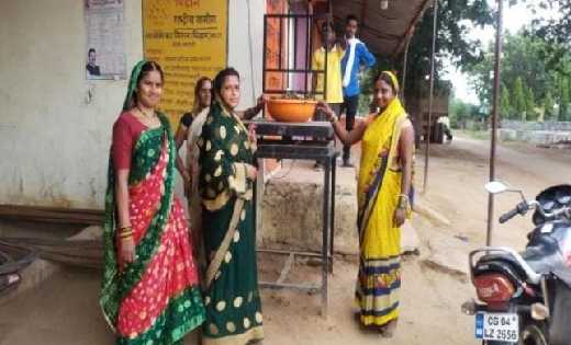महासमुंद : गोबर बेचकर झुमका व मोटरसाइकिल खरीदी, फैंसी स्टोर्... - CG Sandesh