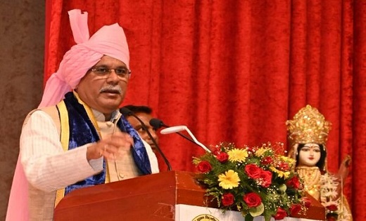 ‘महिलाएं अब अबला नहीं सबला बन रही’, रविवि के दीक्षांत समारोह में मुख्यमंत्री ने कही बड़ी बात, 500 से अधिक छात्रों को मिली उपाधि