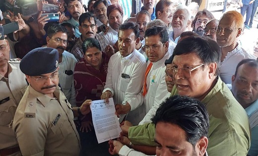एआईसीसी अध्यक्ष की हत्या की साजिश रच रही भाजपा : मोहन मरकाम - CG Sandesh