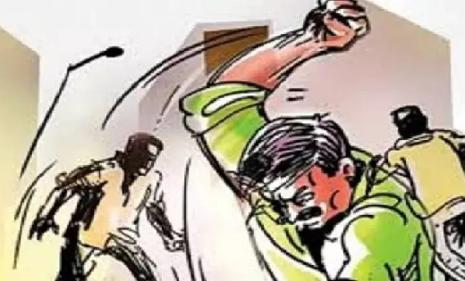 बागबाहरा : वाहन खड़ी करने की बात को लेकर बुजुर्ग की पिटाई - CG Sandesh