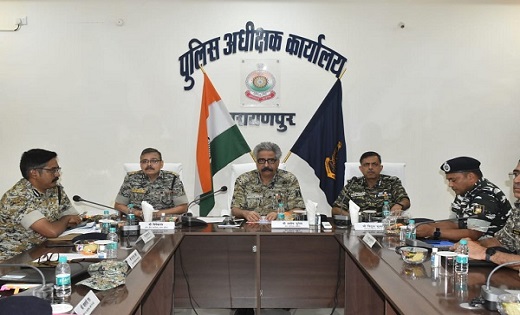 नक्सल अभियान के संबंध में बेहतर रणनीति बनाने डीजीपी अशोक जुन... - CG Sandesh