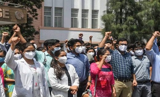 MP के 10 हजार डॉक्टर्स आज से हड़ताल पर, जानिए क्या हैं मांगे... - CG Sandesh