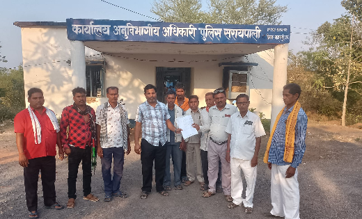सिंघोड़ा : पुलिस ने रेड कार्रवाई कर पकड़ी अवैध शराब - CG Sandesh