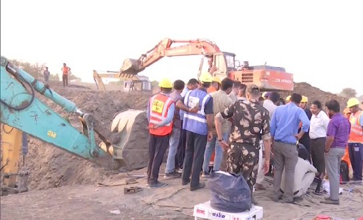 बोरवेल में गिरी 3 वर्षीय बच्ची को निकालने रेस्क्यू ऑपरेशन जा... - CG Sandesh