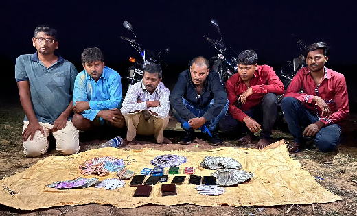 महासमुंद : खेत में जुआ खेलते 6 गिरफ्तार - CG Sandesh