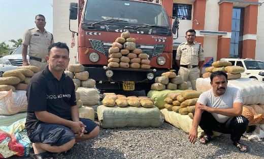 सिंघोड़ा : ट्रक में भुसा की बोरियों के नीचे छिपाकर ले जा रहे ... - CG Sandesh