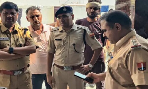 सोने-चांदी के गहने लेकर भागे लुटेरे, बेटे को मारी गोली - CG Sandesh