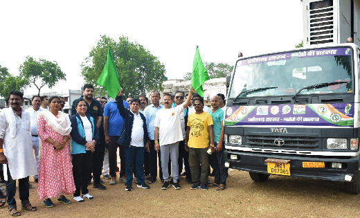 महासमुंद : एलईडी स्क्रीन वेन से लोगों को मिलेगी शासकीय योजना... - CG Sandesh