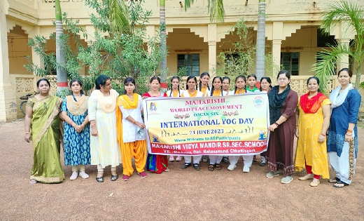 महासमुंद : महर्षि विद्या मंदिर मचेवा में किया गया योग - CG Sandesh