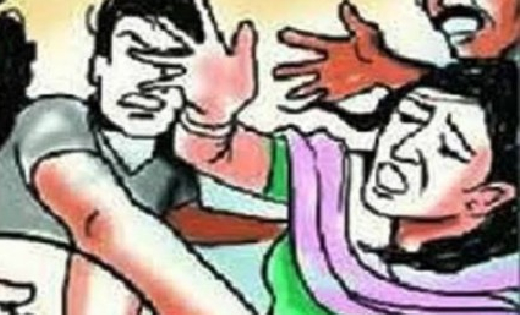 महासमुंद : पति-पत्नी के साथ डंडे से की मारपीट
