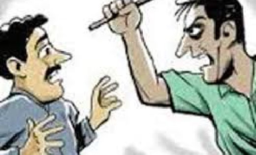 पिथौरा : बेटे के साथ मारपीट करने से मना करने पर की पिटाई - CG Sandesh
