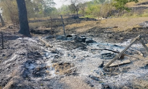बसना : खेत में पराली जलाने के लिए लगायी गई आग से जली गरीब की... - CG Sandesh