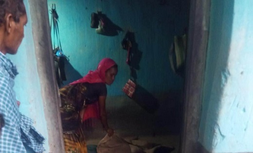 CG : बेटी को मार रहा था पिता, नाराज पत्नी ने टांगी मारकर उता... - CG Sandesh